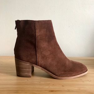 Back-zip Boots in Suede in rich brown